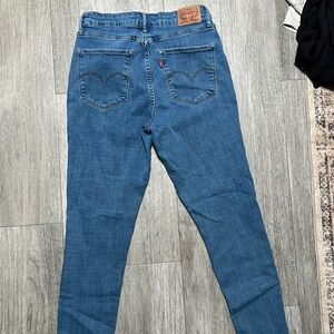 Women’s Levi Jeans